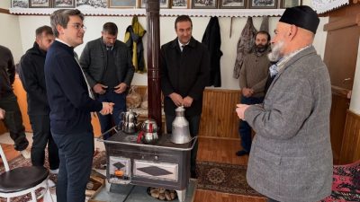 Kemaliye Kaymakamı Emirhan Arıkan, köy ziyaretleri kapsamında Toybelen (Gemürgap) köyünü