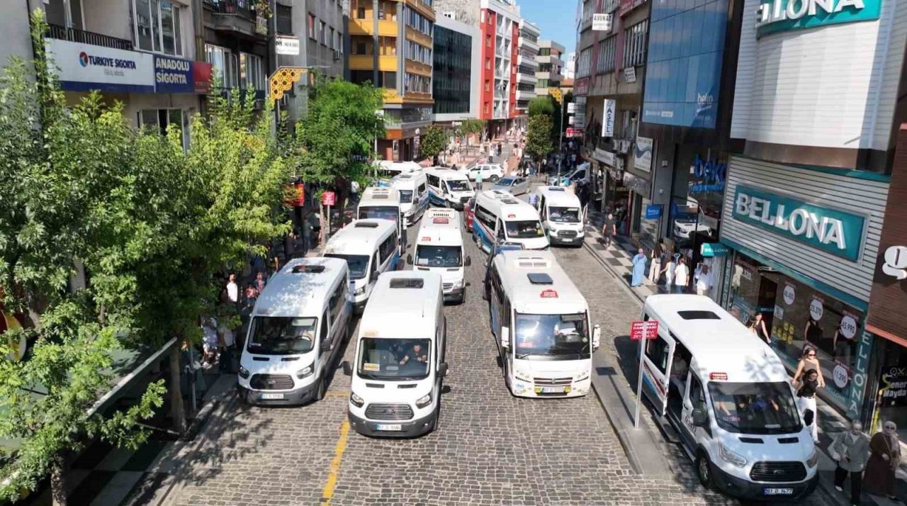 Trabzon’da şehir merkezindeki trafik yükünü azaltmak amacıyla dolmuşlar merkezden kaldırılıyor.