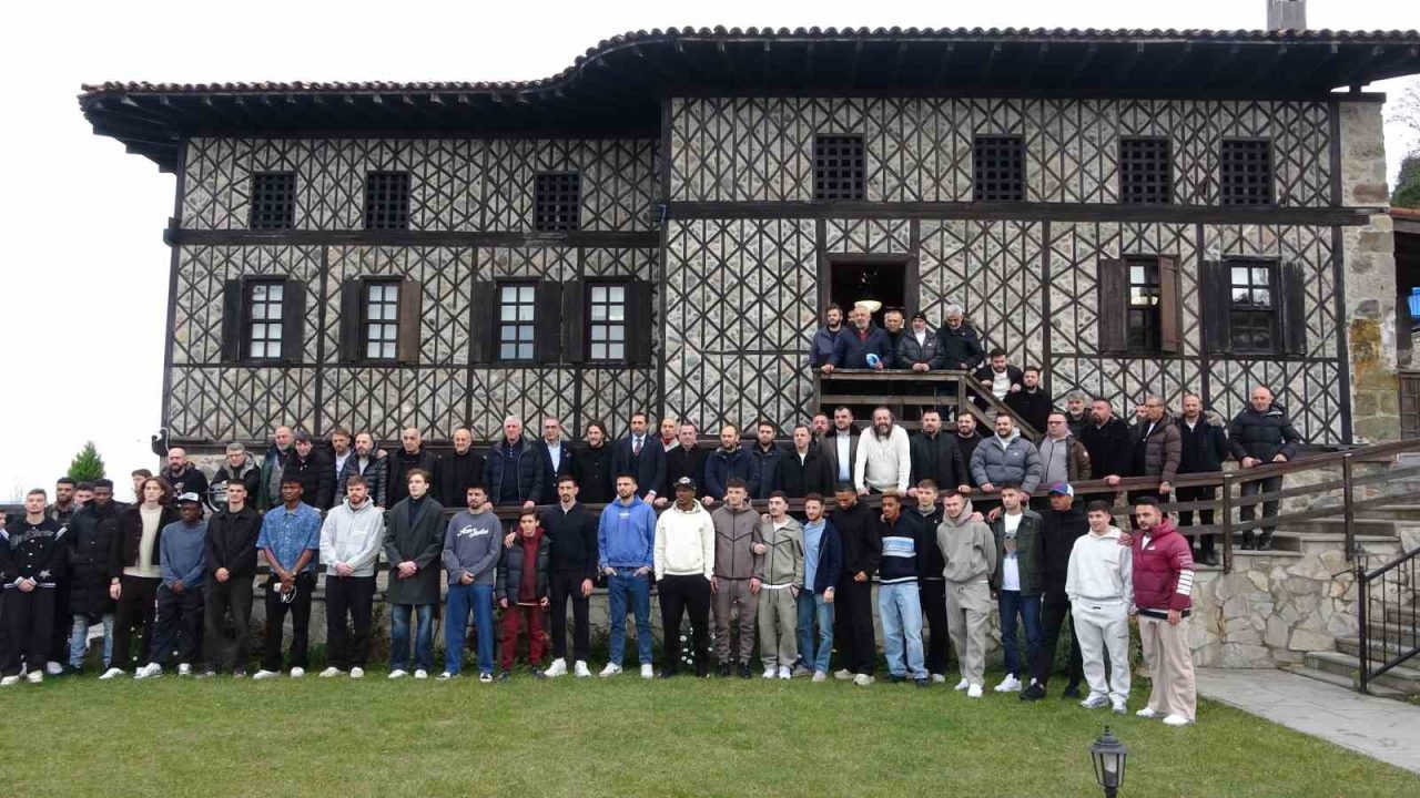 Trabzonspor Futbol A Takımı, Sürmene’de bulunan tarihi Baştımar Aile Müzesi’ni