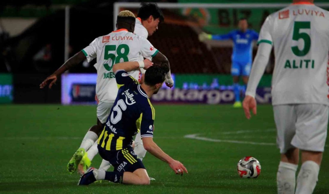 Trendyol Süper Lig’in 18. haftasında Corendon Alanyaspor evinde Fenerbahçe ile