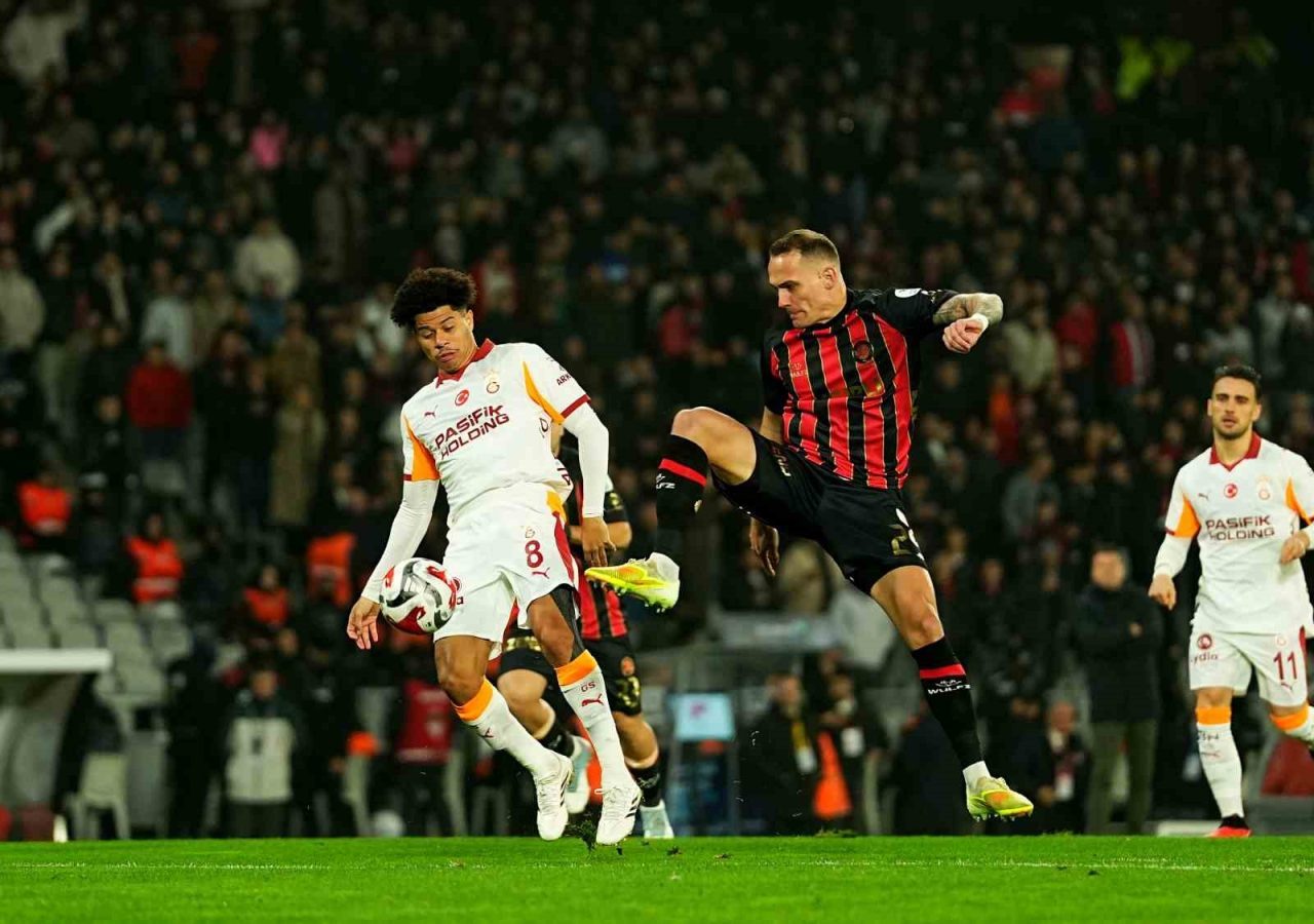 Trendyol Süper Lig’in 19. haftasında Galatasaray, Atatürk Olimpiyat Stadyumu’nda Fatih