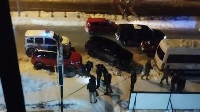 Tunceli’de kar maskeli bir şahıs, araçtan inen kişilere ateş açarak