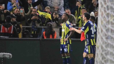 Turkcell Süper Kupa yarı finalinde Fenerbahçe, Samsunspor’u 2-0 mağlup ederek