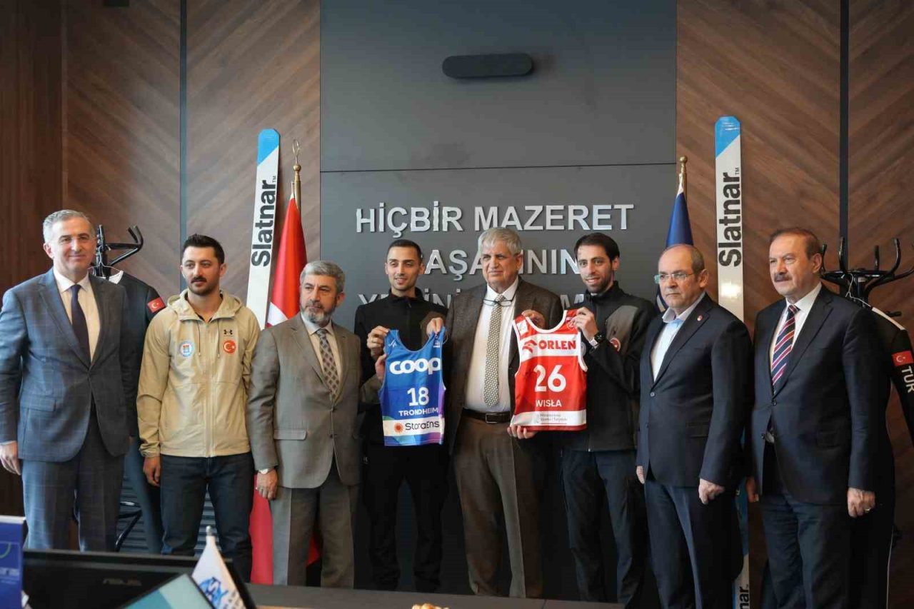 Aras Elektrik Spor Kulübü sporcuları Fatih Arda İpçioğlu ve Muhammed