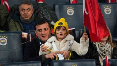UEFA Avrupa Ligi 7. hafta maçında Fenerbahçe, sahasında İngiliz ekibi