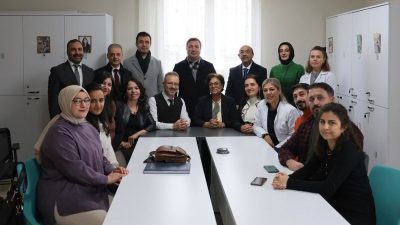 Erzincan Valisi Hamza Aydoğdu, Hayrettin Paşa İlkokulu’nu ziyaret ederek öğretmenlerle