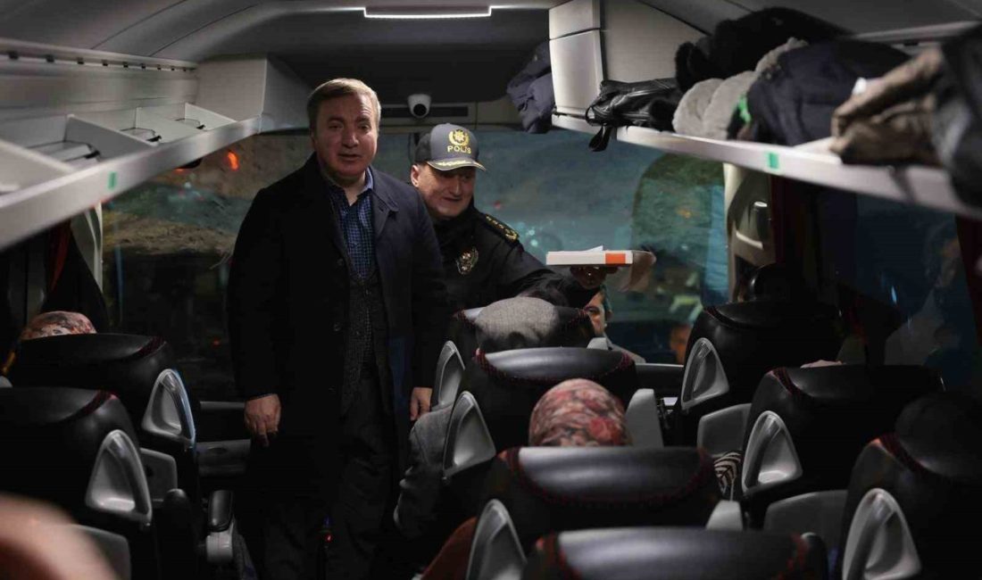 Erzincan Valisi Hamza Aydoğdu, Akyazı Polis Uygulama Noktası’nı ziyaret ederek