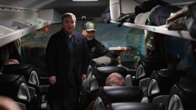 Erzincan Valisi Hamza Aydoğdu, Akyazı Polis Uygulama Noktası’nı ziyaret ederek