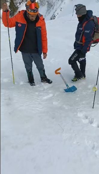 Artvin’de 53 gündür çığ altında olan çoban Bülent Gezer için