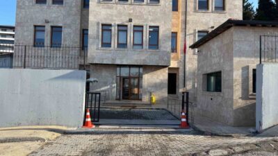 Zonguldak’ın Alaplı ilçesinde Emniyet Asayiş ekiplerince durdurulan araçta uyuşturucuyla yakalanan