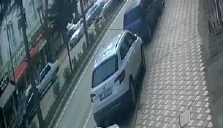 Amasya’da yolun karşı tarafına geçmeye çalışan yayaya araç çarptı. Kadının