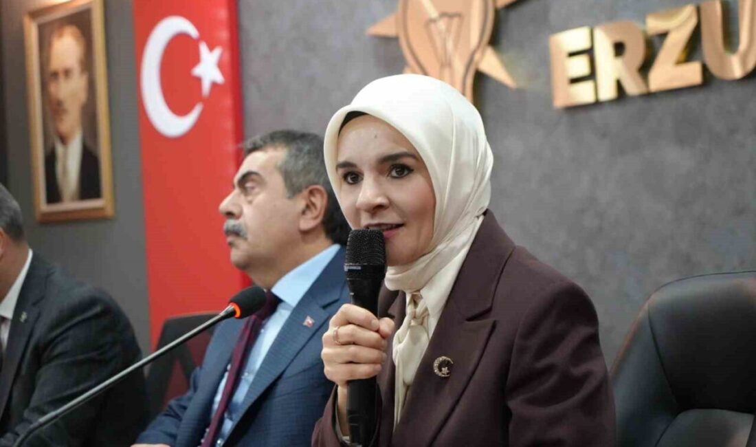 Aile ve Sosyal Hizmetler Bakanı Mahinur Özdemir Göktaş, deprem bölgesinde