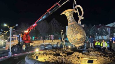 Erzincan’da şehir merkezinin simgelerinden biri olan bakır sürahi, bakım ve