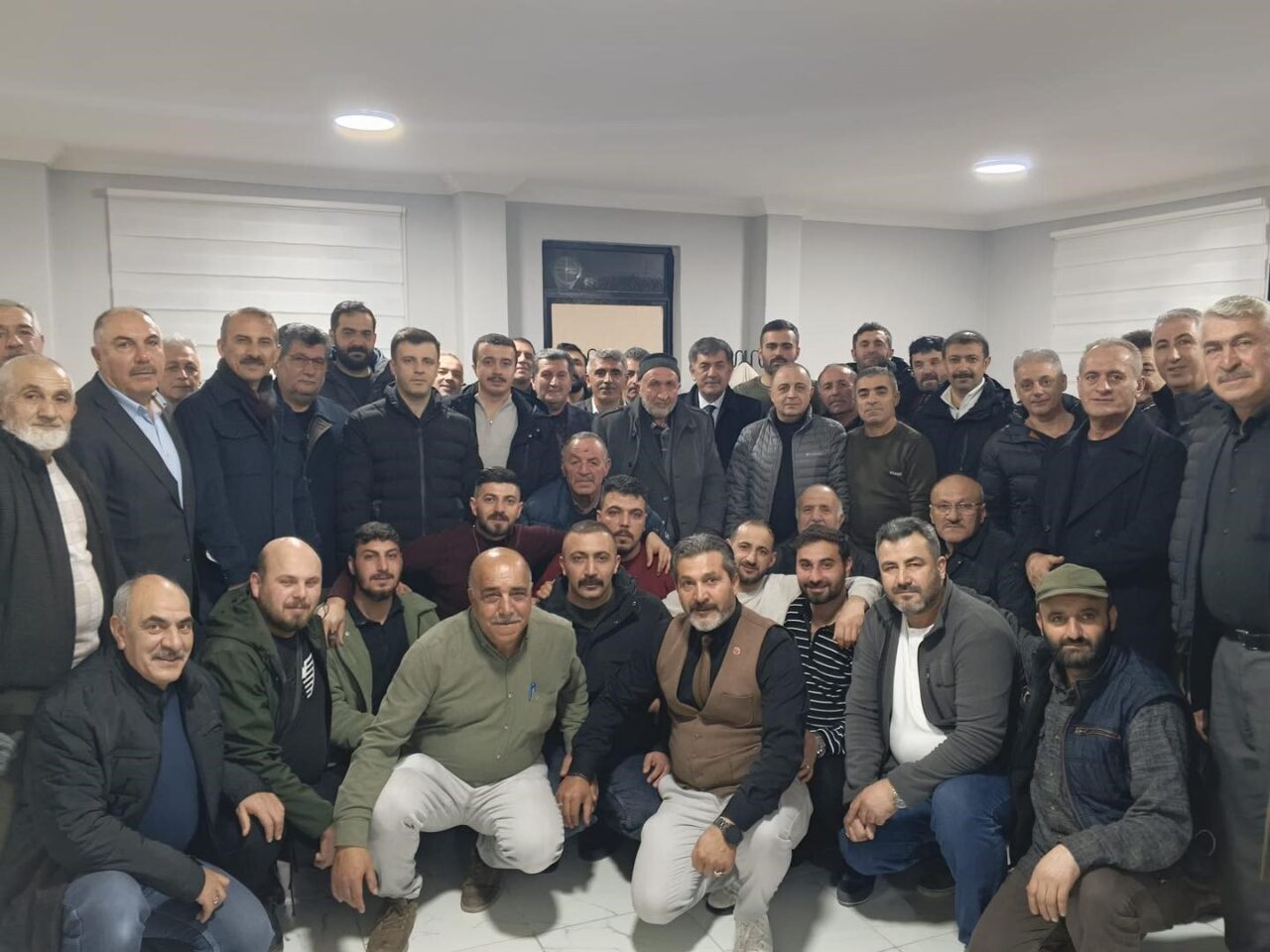 Erzincan Belediye Başkanı Bekir Aksun, Kavakyolu Yerleşkesi Sosyal Tesisleri’nde mahalle