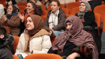 Bayburt Belediyesi tarafından düzenlenen ’Faruk Sofuoğlu ile Gülümseten Hatıralar’ programı,