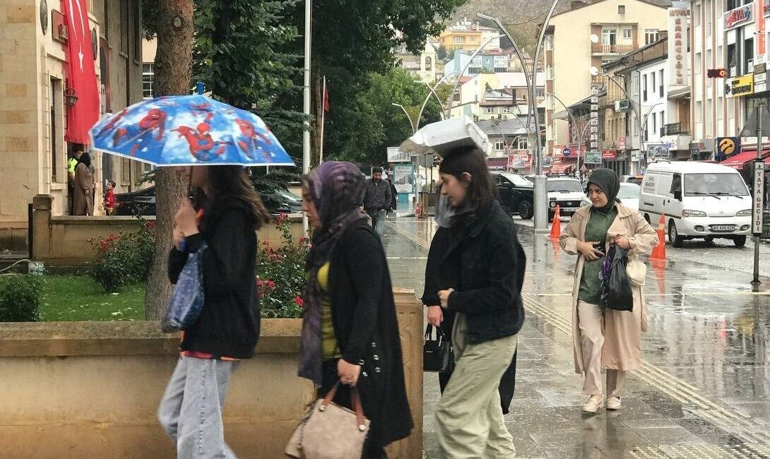 Meteoroloji 12. Bölge Müdürlüğü verilerine göre, Bayburt genelinde aralıklı karla