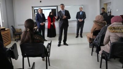 Bayburt Şehit Nevzat Kaya İlkokulunda düzenlenen Maarif Modeli Aile Konferansı’nda