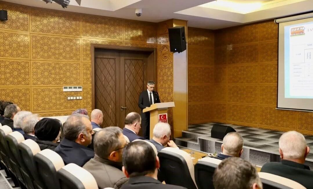 Bayburt’ta düzenlenen Okul Güvenliği Toplantısı’nda, okul ve çevre güvenliğine yönelik