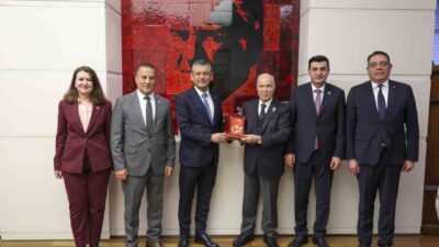 Cumhuriyet Halk Partisi (CHP) Genel Başkanı Özgür Özel, şehit ve