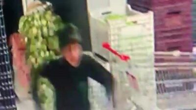 Kahramanmaraş’ın Elbistan ilçesinde meydana gelen deprem sırasında işçilerin panikle kaçışması