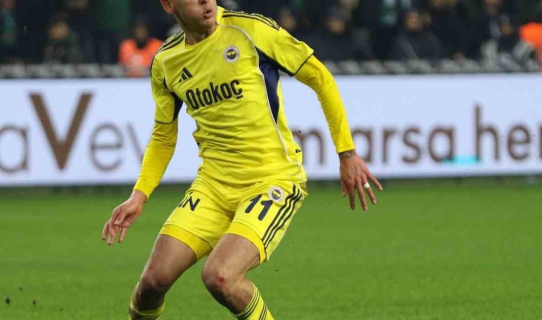 Fenerbahçe’nin Meksikalı oyuncusu Edson Alvarez, Kocaelispor maçında gördüğü sarı kartla