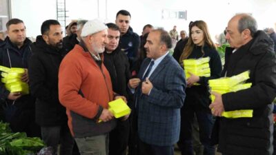 Erzincan Belediyesi Zabıta Müdürlüğü ekipleri tarafından pazar yerlerinde fiyat şeffaflığını