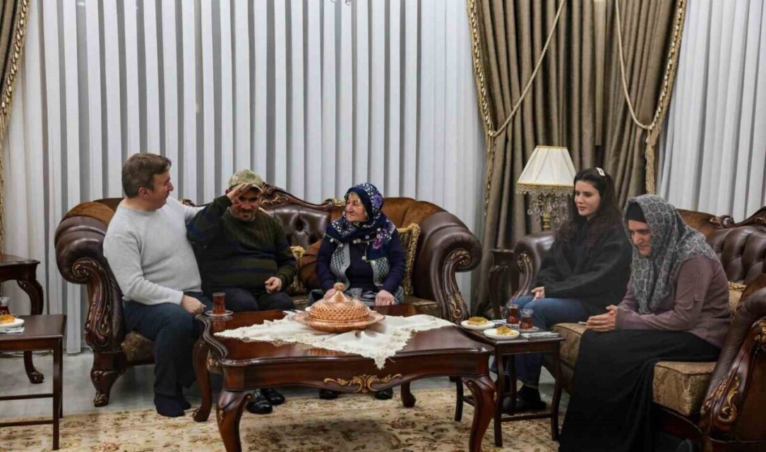 Erzincan Valisi Hamza Aydoğdu, anne ve babalarını kaybettikten sonra özel