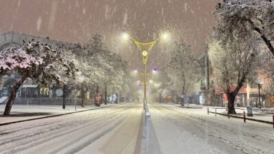 Erzincan’da gece saatlerinde başlayan ve sabah etkisini artıran kar yağışı