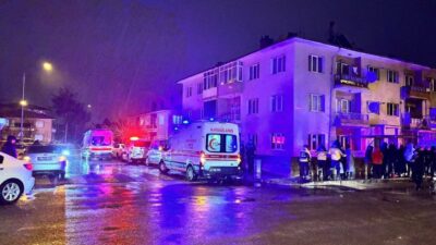 Erzincan’da bir apartman dairesinde çıkan yangında 3’ü çocuk 8 kişi