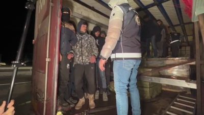 Erzurum Emniyet Müdürlüğü’ne bağlı ekiplerin göçmen kaçakçılığına yönelik operasyonları devam