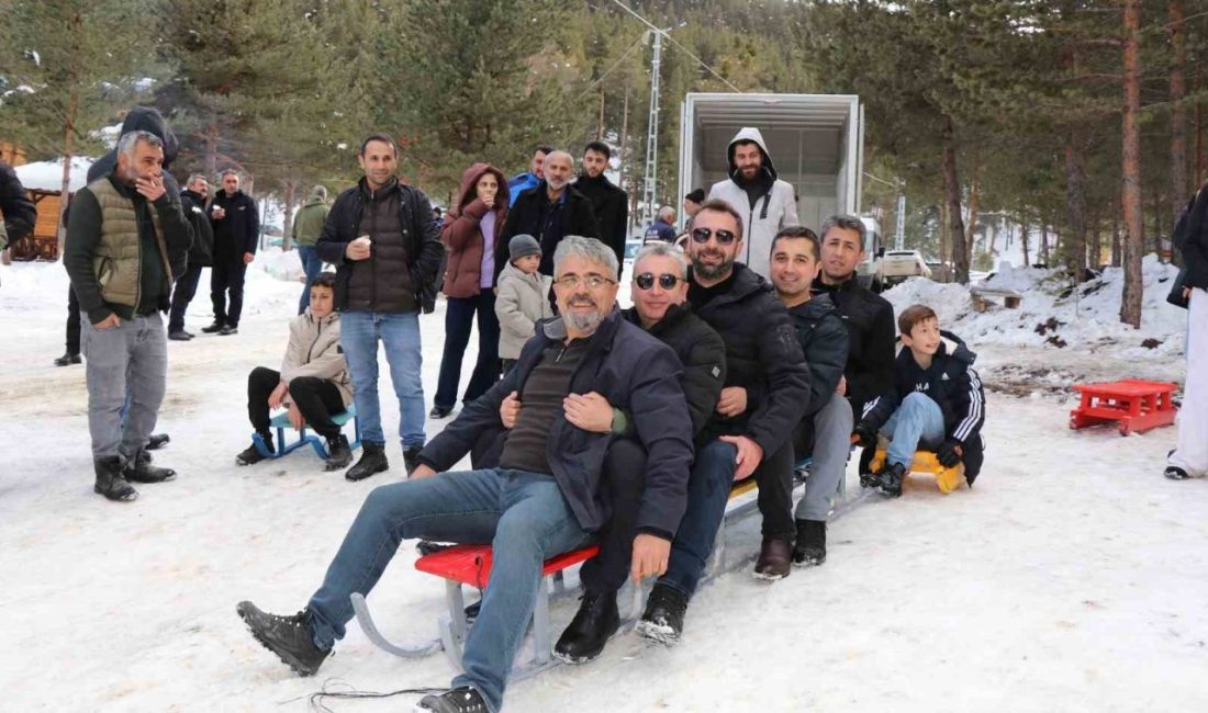 Erzurum’un Olur ilçesinde düzenlenen “Akdağ Hızek Festivali” renkli görüntülere sahne