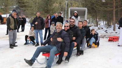 Erzurum’un Olur ilçesinde düzenlenen “Akdağ Hızek Festivali” renkli görüntülere sahne