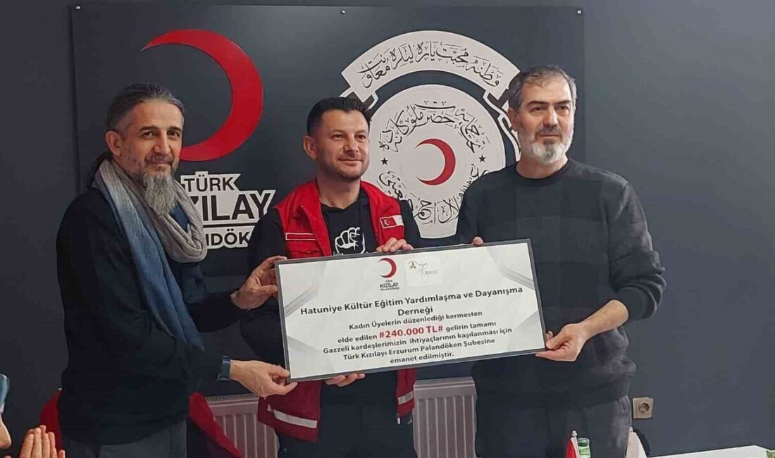 Erzurum’da hanımlar, hayır çarşısından elde ettikleri geliri Gazze’ye ulaştırmak üzere