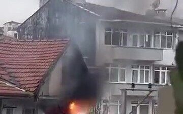 Kocaeli’de 3 katlı binanın 3. katında çıkan yangın sırasında elektrik