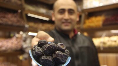 Ramazan ayının en çok tüketilen yiyeceklerinden biri olan hurma hakkında