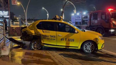 Kocaeli’nin Gebze ilçesinde iki aracın çarpıştığı trafik kazasında yaralanan olmazken,