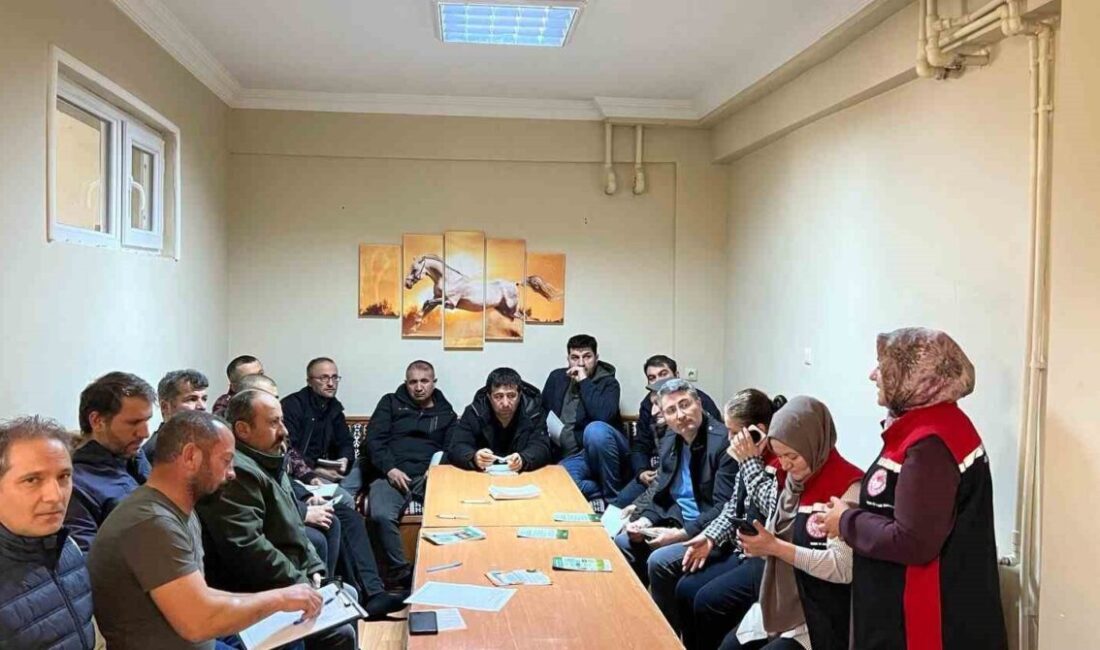 Erzincan İl Tarım ve Orman Müdürlüğü ekipleri, İliç ilçesinde üreticilerle