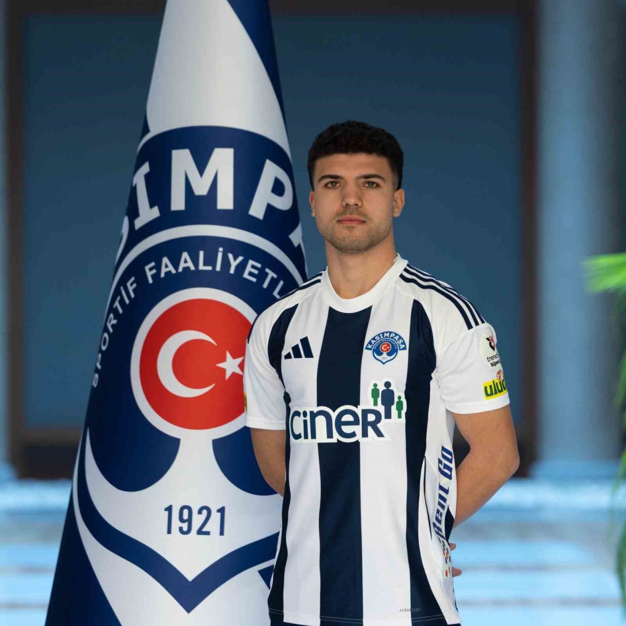 Kasımpaşa, Galatasaray’dan Eyüp Aydın’ı kiralık olarak kadrosuna kattı. Trendyol Süper