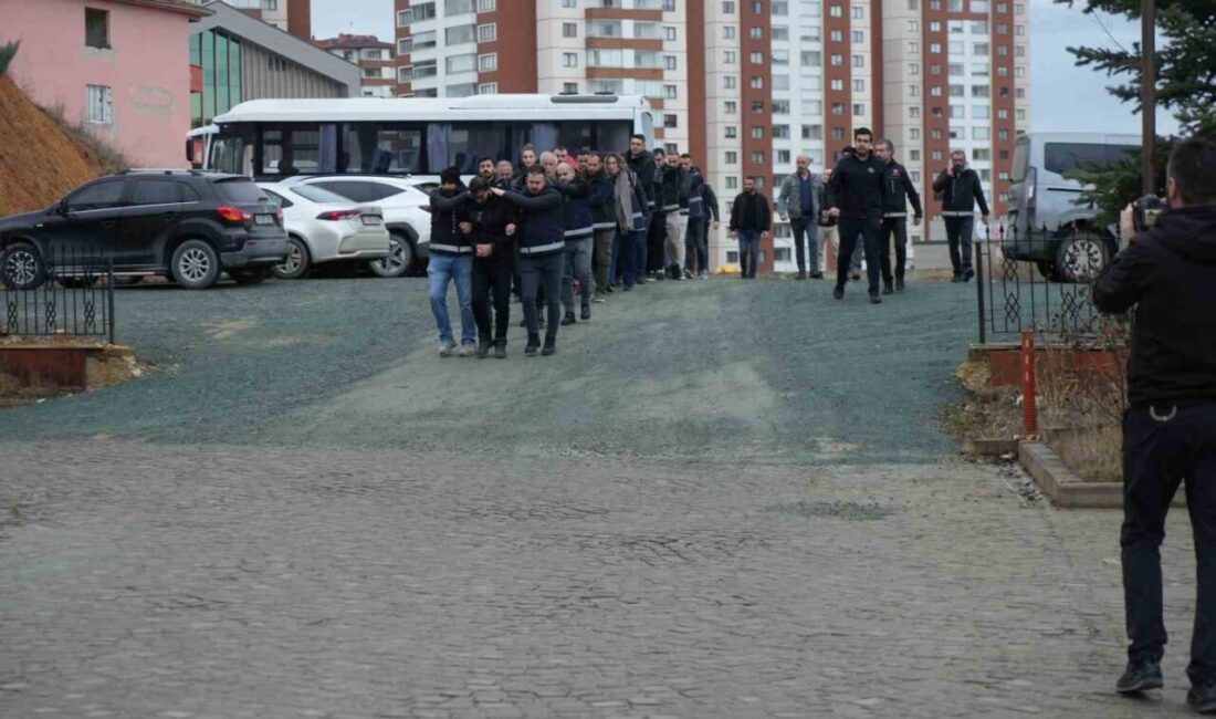 Kastamonu’da polis ekiplerince 23 adrese düzenlenen eş zamanlı uyuşturucu operasyonlarında