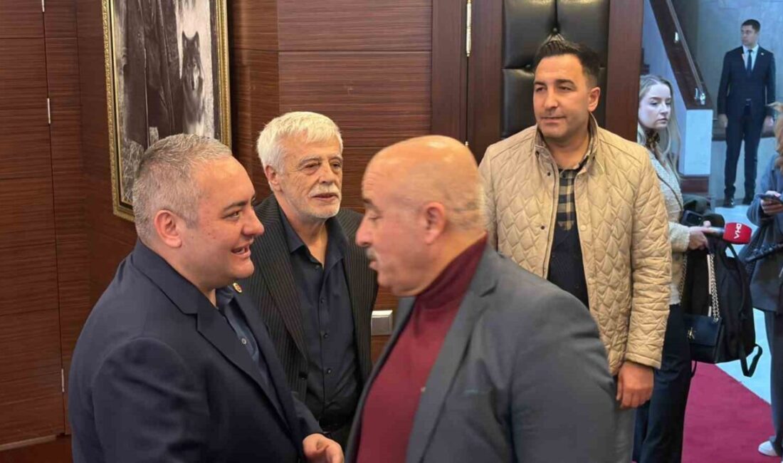 Keçiören Belediye Başkanı Mesut Özarslan, CHP Genel Başkanı Özgür Özel