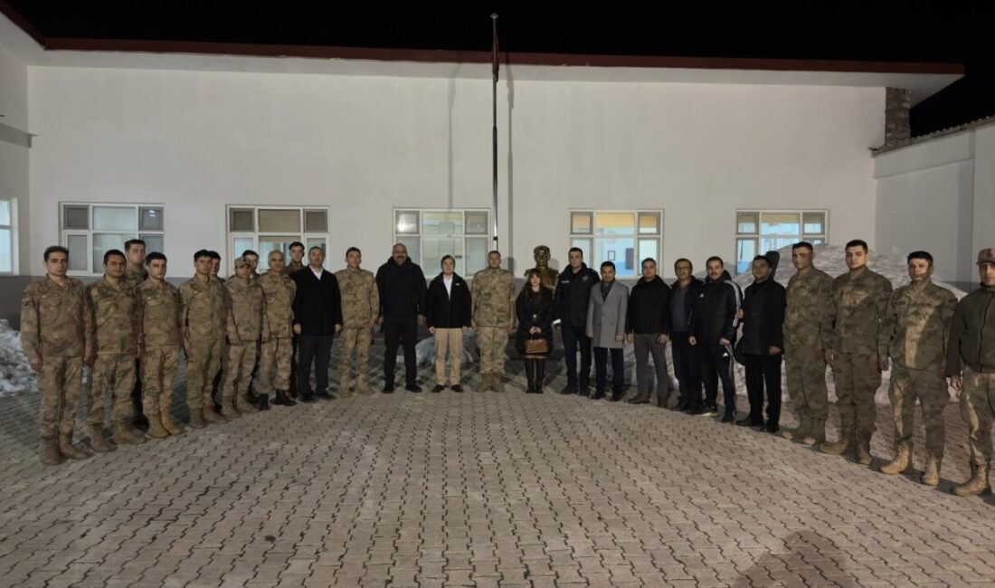 Kemaliye Kaymakamlığı tarafından Ramazan ayı dolayısıyla Başbağlar Jandarma Karakol Komutanlığı’nda