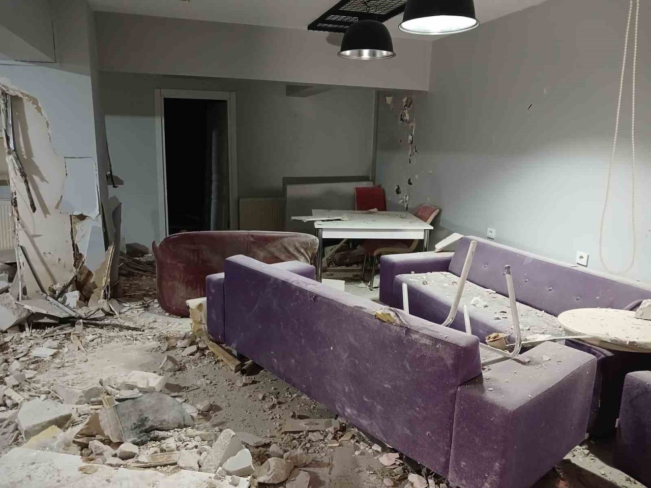 Sakarya’nın Serdivan ilçesinde özel bir kız öğrenci yurdunun dinlenme odasında