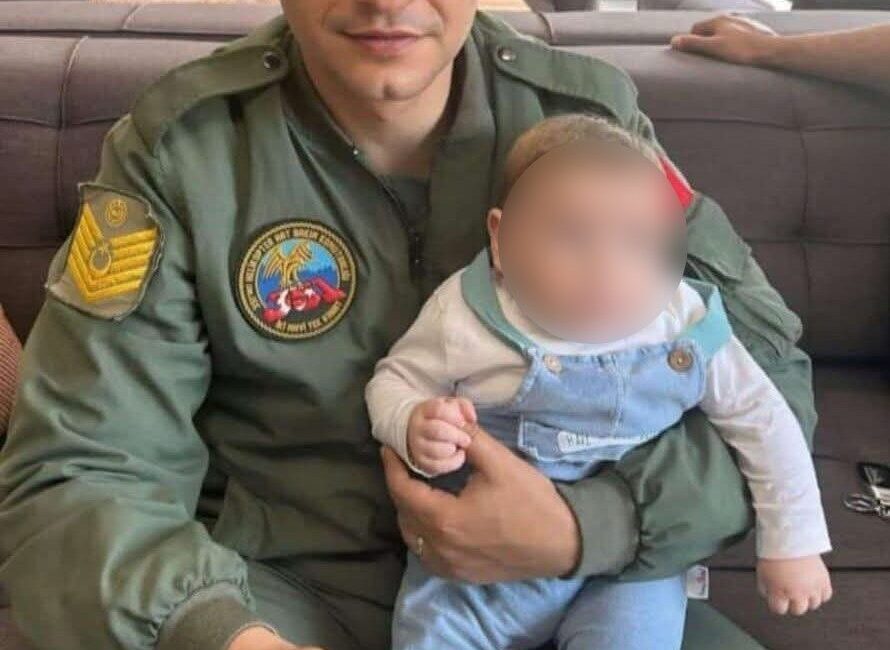 Kocaeli’de görevli Astsubay Çağatay Subatay, tırın çarpması neticesinde hayatını kaybetti.