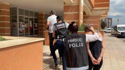 Kastamonu’da polis ekiplerinin durdurduğu motosiklette yapılan üst aramalarında uyuşturucu maddeyle