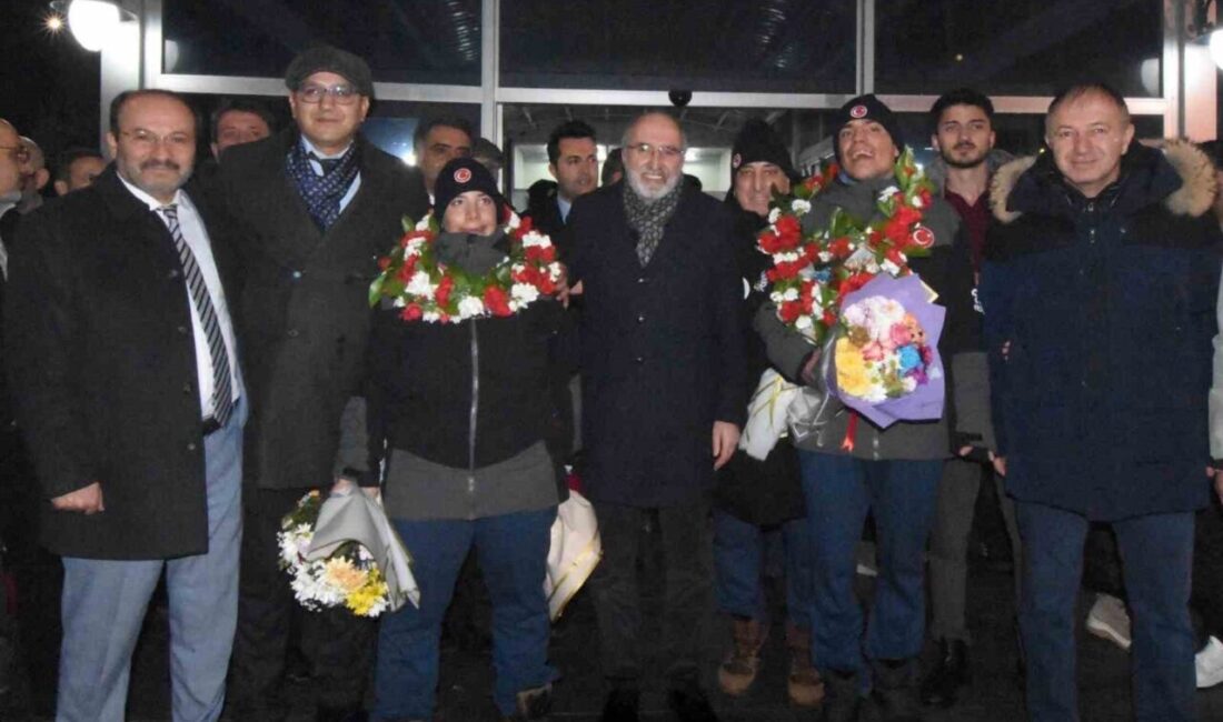 Erzurum’da otizmli milli kayakçılar Muhsin Murat (22) ve Aliye Zeynep