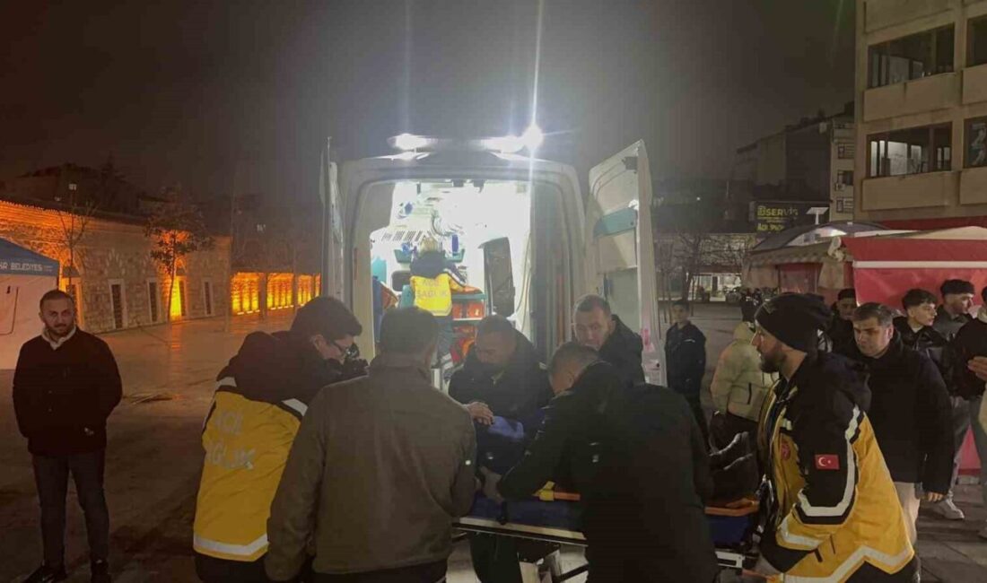 Kocaeli’nin Gebze ilçesinde kayarak otomobile çarpan scooter sürücüsü yaralandı. Kaza,