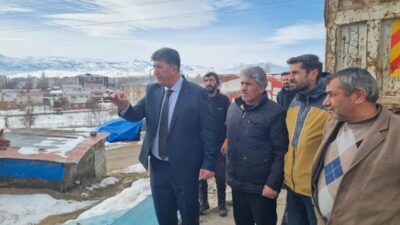 Erzurum’un Pasinler ilçesinde belediye ekipleri, Yeni Mahalle semtinde çevre kirliliği