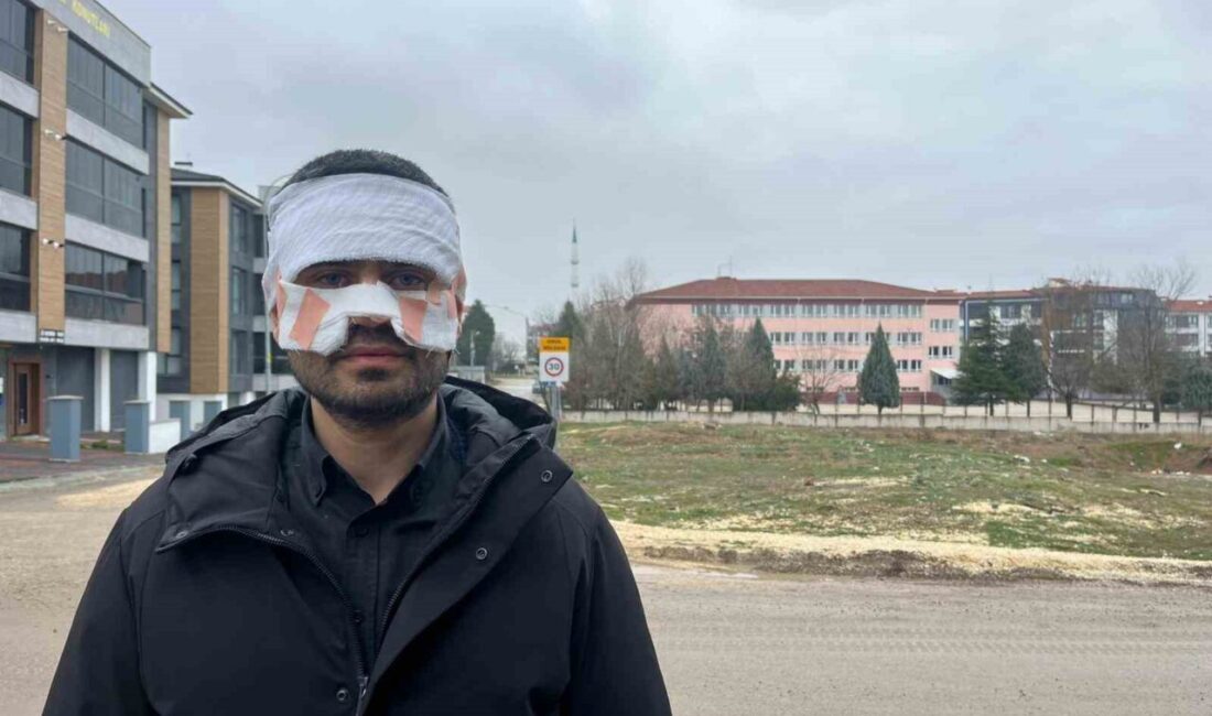 Eskişehir’de bir okuldaki rehber öğretmenin, fizik öğretmenine sıcak çay fırlattığı