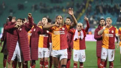 Galatasaray’ın yeni transferi Fransız futbolcu Sacha Boey, Çaykur Rizespor maçıyla
