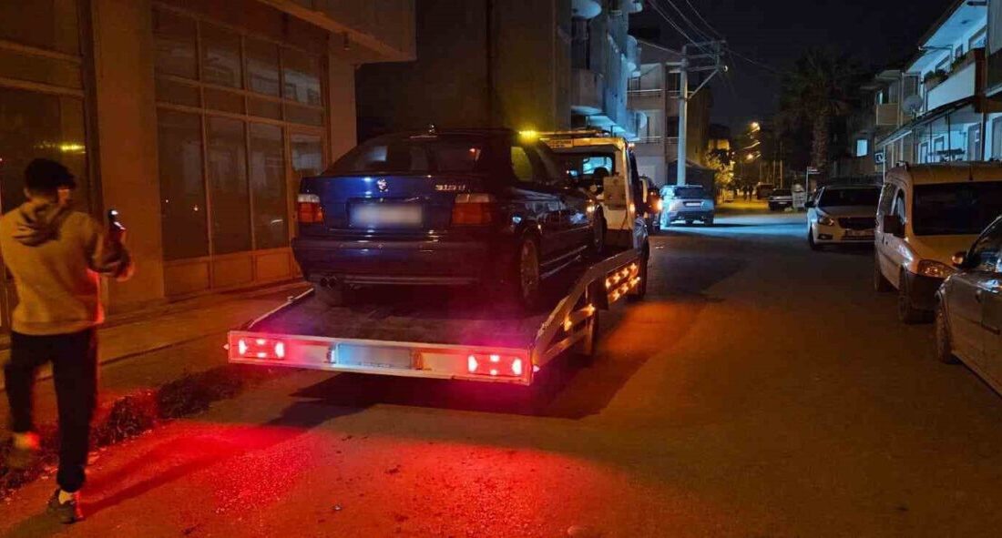 Sakarya’nın Erenler ilçesinde bulunan Modern Sanayi Sitesi’nde araçlarıyla drift yaparak